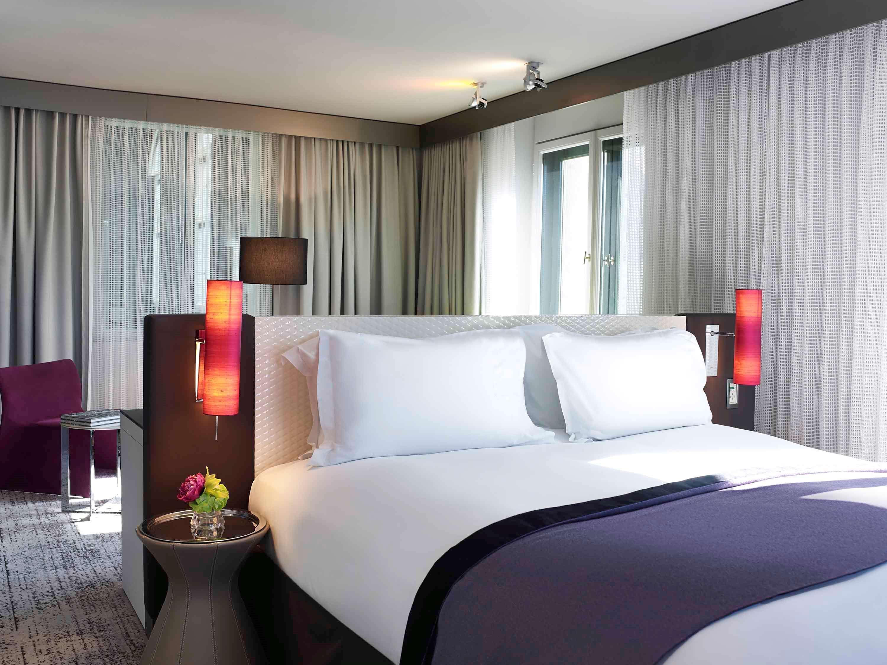 Sofitel Munich Bayerpost Hotell Eksteriør bilde A bedroom at the hotel