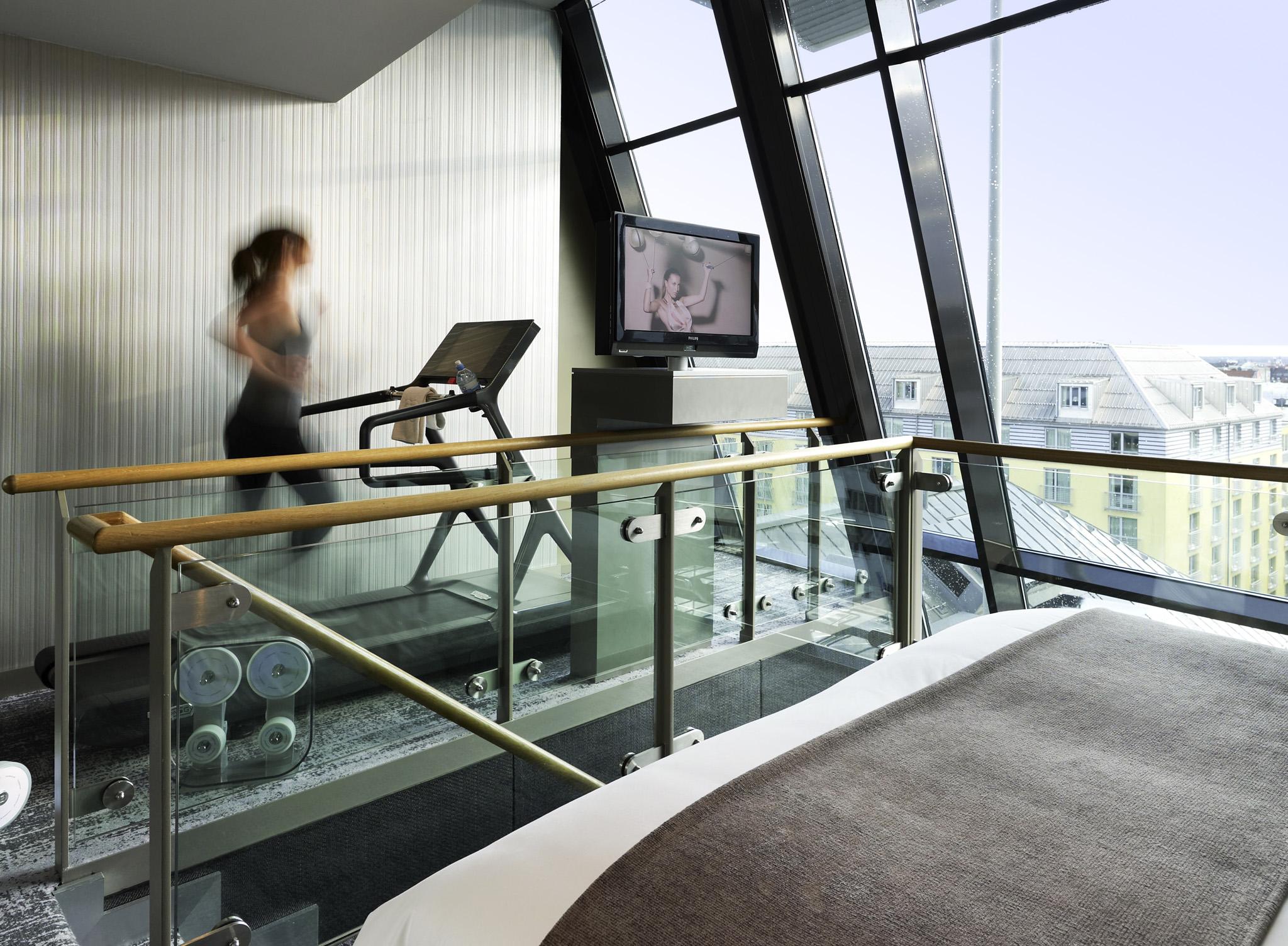 Sofitel Munich Bayerpost Hotell Eksteriør bilde The gym at the 108 Pancrasset