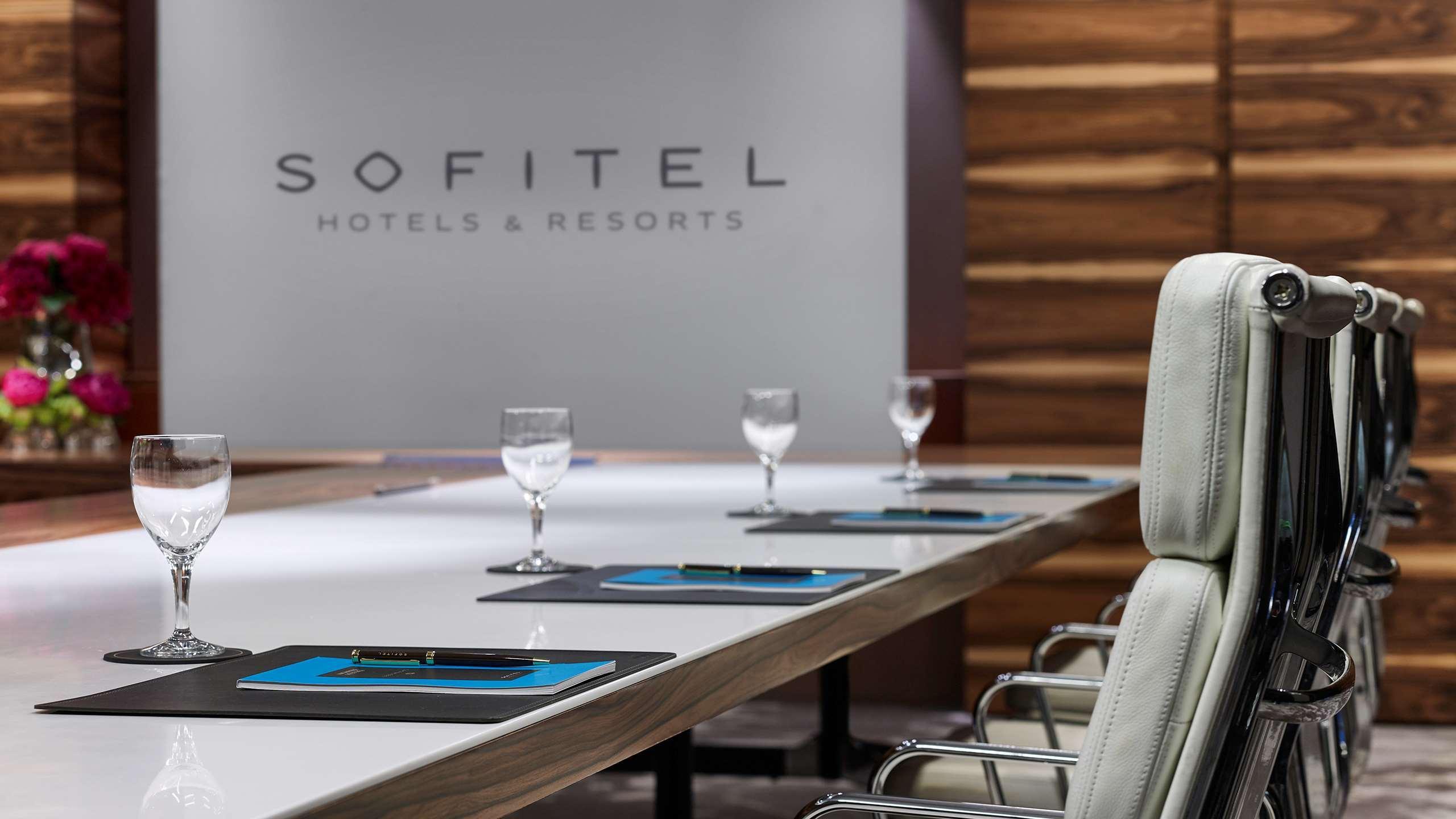 Sofitel Munich Bayerpost Hotell Eksteriør bilde Sofitel meeting room