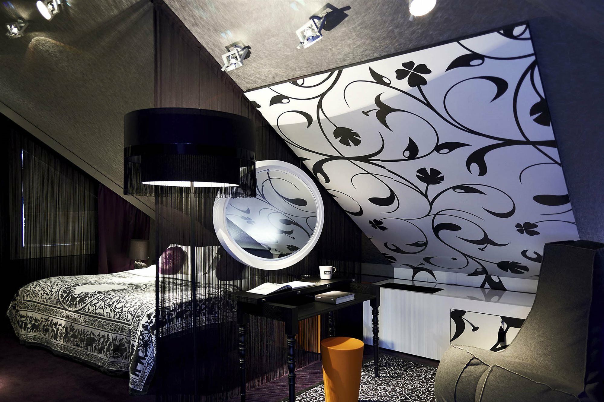 Sofitel Munich Bayerpost Hotell Eksteriør bilde The interior of the hotel