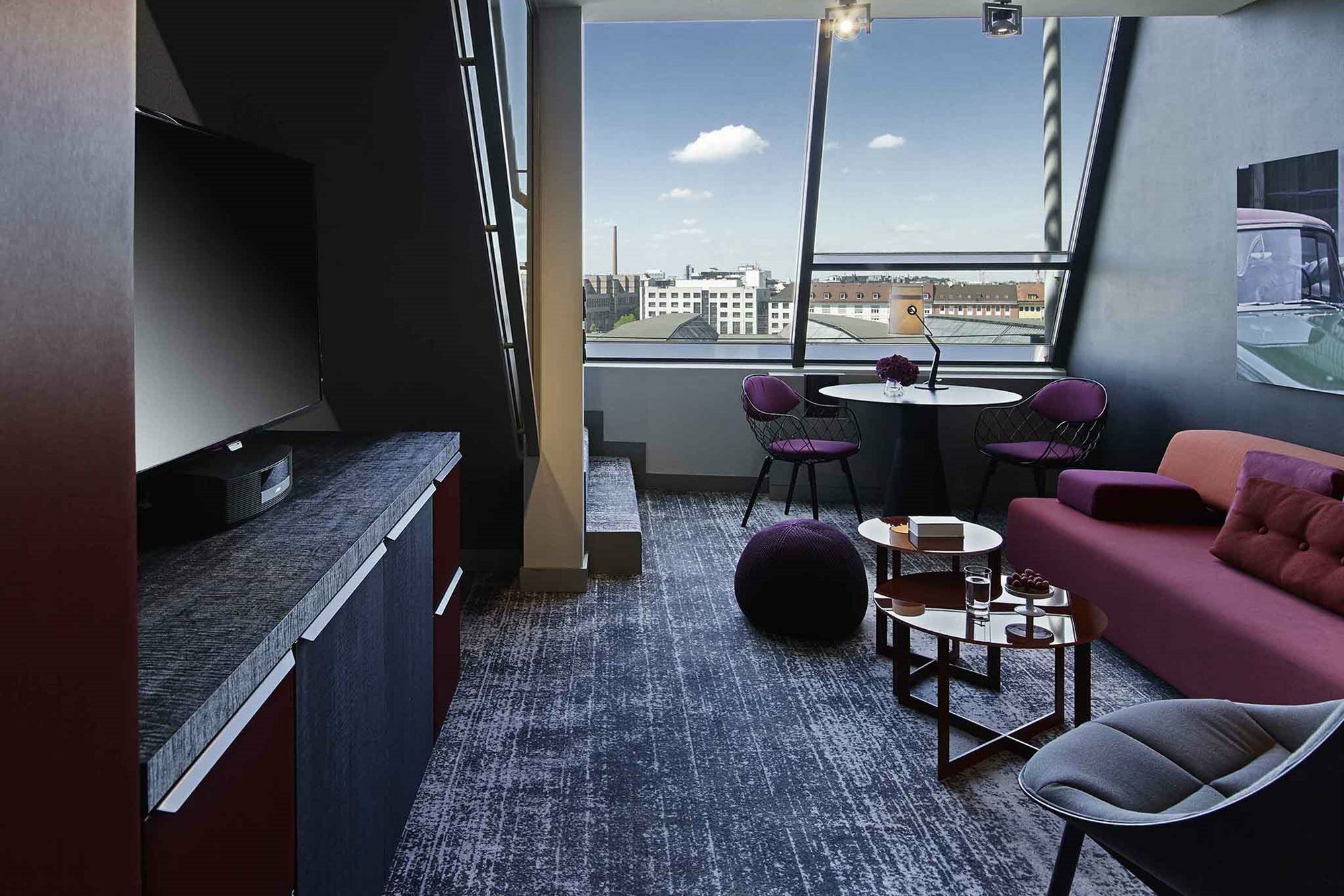 Sofitel Munich Bayerpost Hotell Eksteriør bilde The interior of a typical apartment